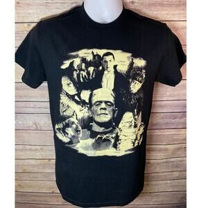 Universal Monsters Collage T‑Shirt – Dracula, Frankenstein, Wolfman  Size Small